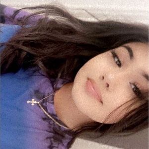 Meet your Posher, Lia